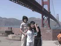 Family with GoldenGateBridge